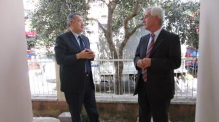 &Ouml;demiş Belediye Başkanı Bekir Keskin, M&uuml;ft&uuml; Bilgi&ccedil;'i Ziyaret Etti: Hamdibey Camii'nin &Ccedil;ehresi Değişecek