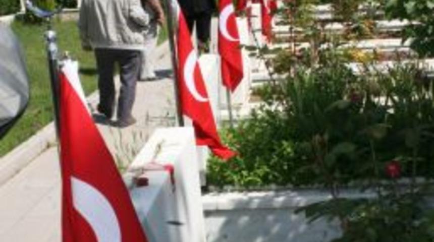 Gaziler Şehit Dul Ve Yetimleri Derneği'nden İ&ccedil;işleri Bakanı Şahin'e Destek