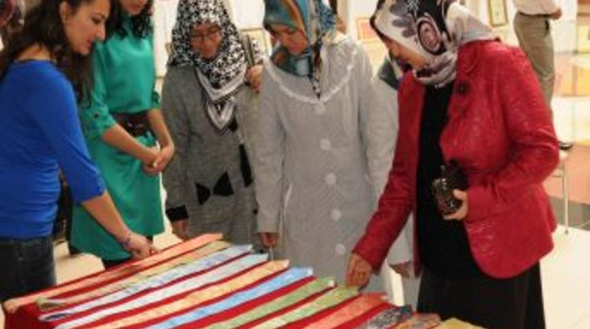 Dicle &Uuml;niversitesi &Ouml;ğrencileri İlk Ebru Kursu'nu A&ccedil;tı