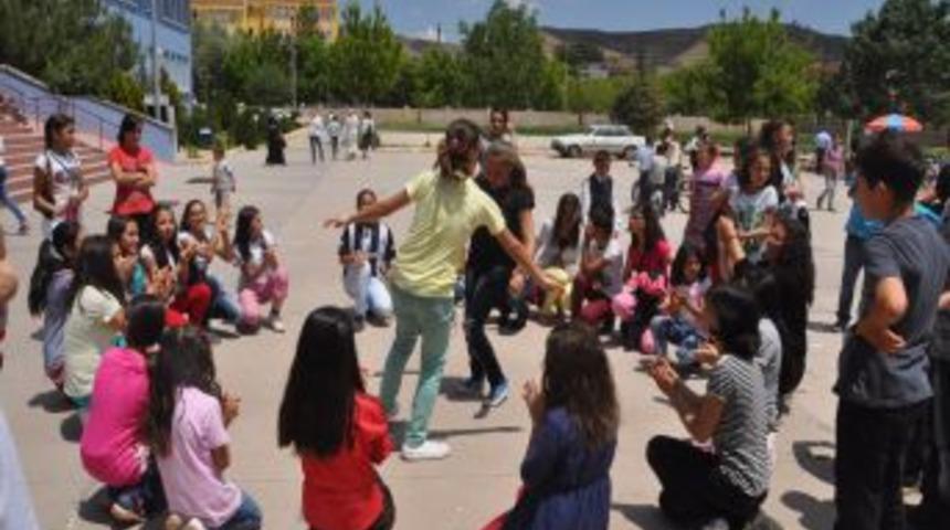 Aksaray'da &Ouml;ğrenci Velileri Kermeste Buluştu