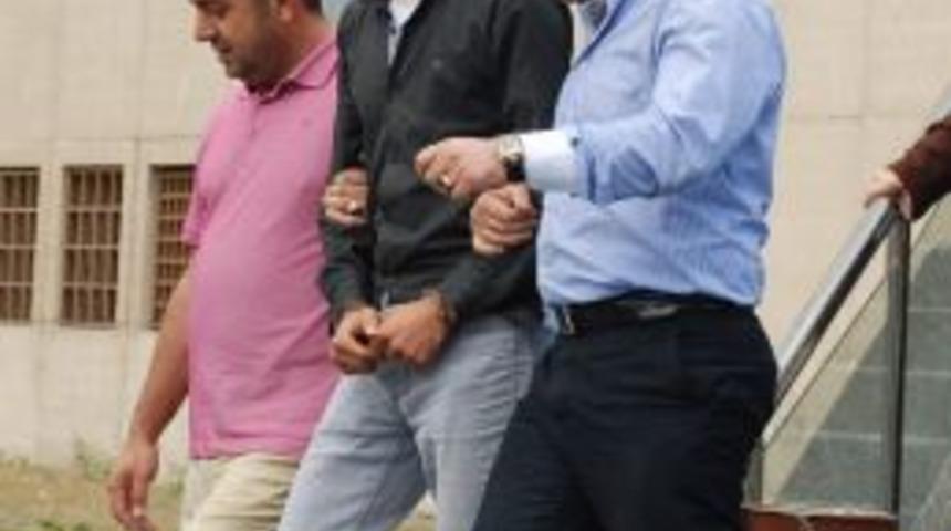 Bursa'da İşten &Ccedil;ıkarılan Bir İş&ccedil;iyi Tazminatını Aldığını S&ouml;yleyip Diğer &Ccedil;alışanlara K&ouml;t&uuml; &Ouml;rnek Olduğu İddiasıyla Ka&ccedil;ırdığı İddia Edilen Patronun Kardeşi Tutuklandı