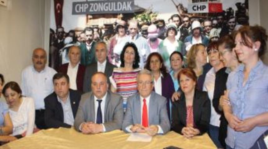 T&uuml;mer Peker Adaylığını A&ccedil;ıkladı