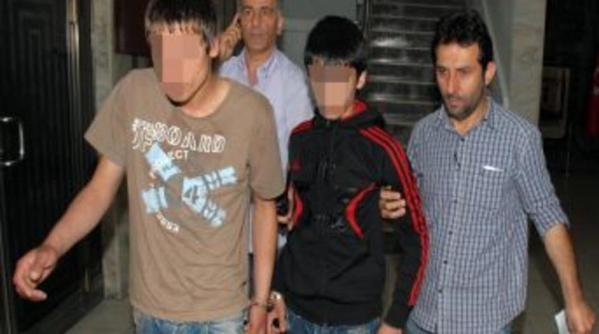 Lise &Ouml;ğrencisinin Yardımseverliği Hayatına Mal Oldu