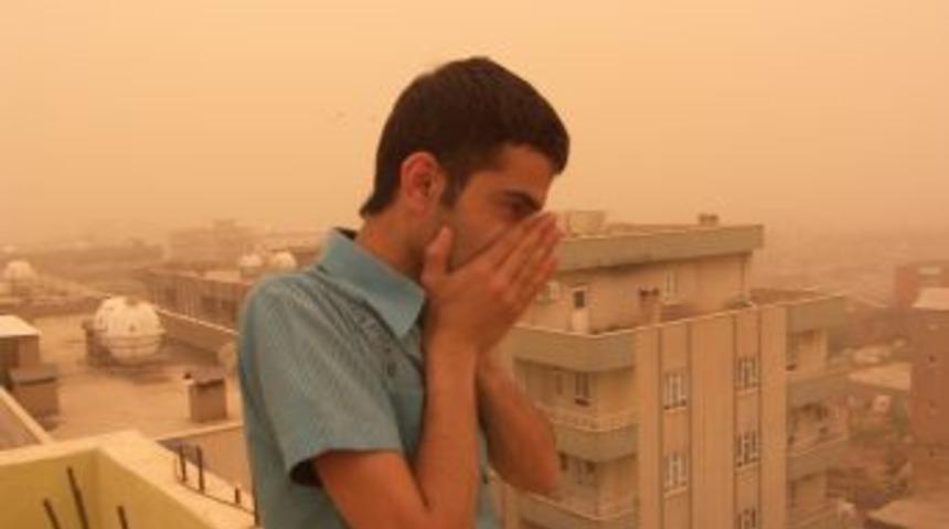 Toz Bulutu Silopi'de Hayatı Olumsuz Etkiledi