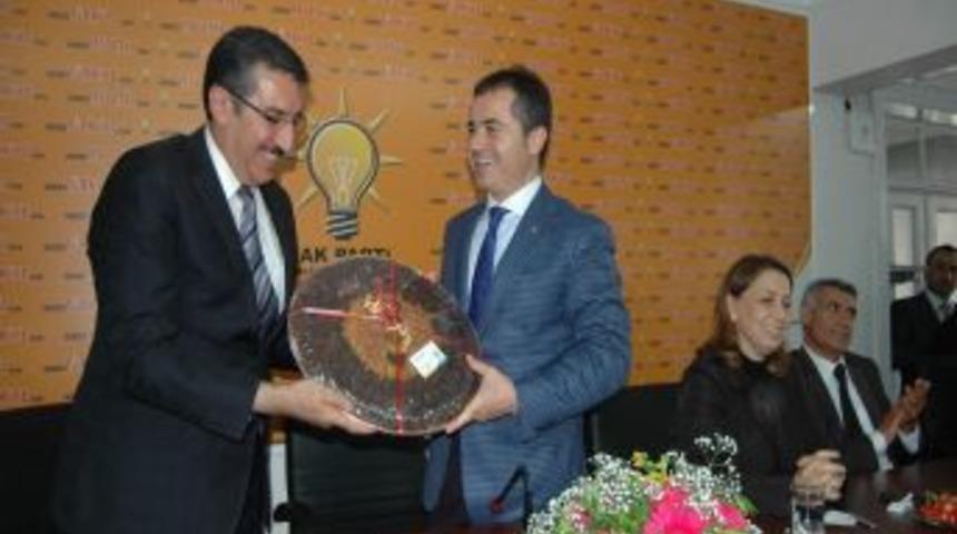 Gen&ccedil;lik Ve Spor Bakanı Kılı&ccedil;: "sırt &Uuml;st&uuml; Yatıp, Hi&ccedil; Yıldız Saymadık"