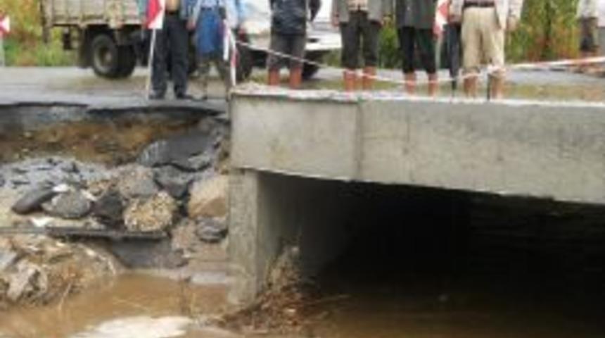 Yaz Yağmuru Hayatı Fel&ccedil; Etti