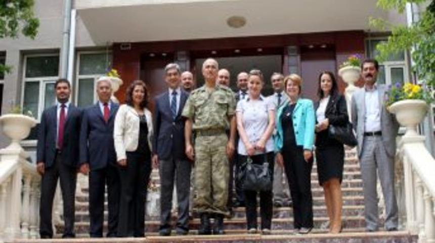 Chp'den Başsavcı Ve Tugay Komutanına Ziyaret