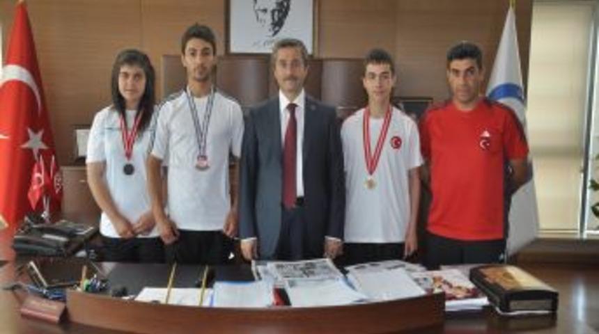 Başkan Tahmazoğlu, Şahinbey'li Şampiyonları Ağırladı