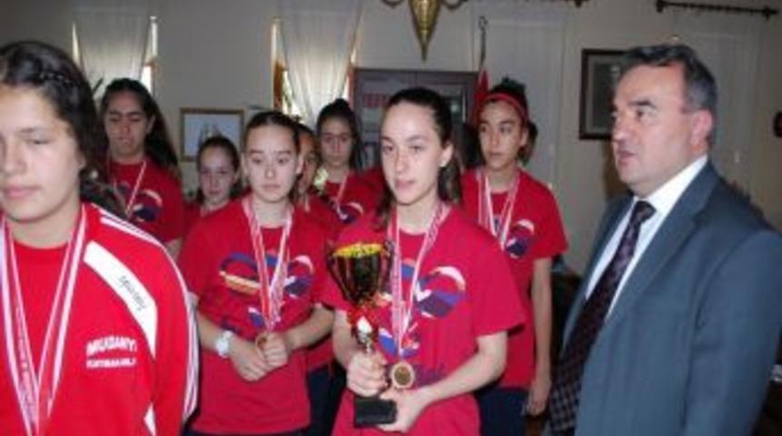 Mudanya'nın Altın Kızları