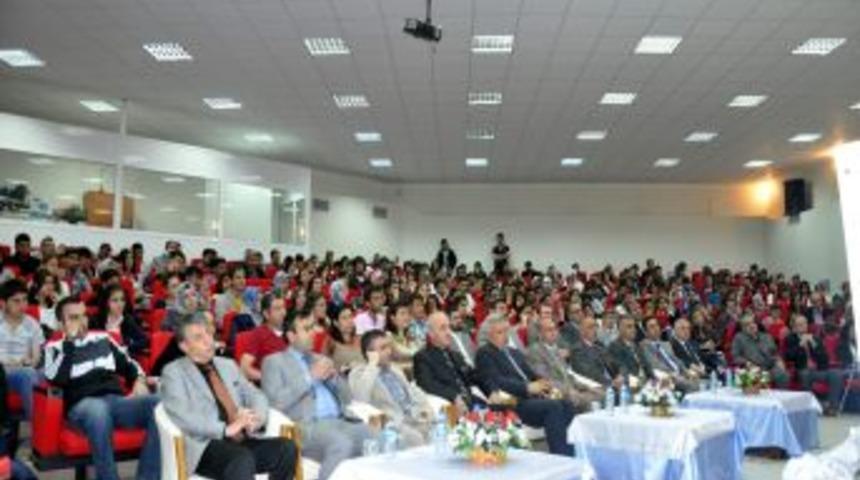 Kars Kafkas &Uuml;niversitesi2Nde Yeni Anayasa Konulu Konferans