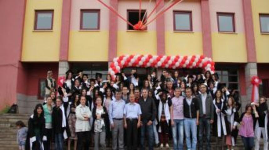 Oltu Kız Teknik Ve Meslek Lisesi &Ouml;ğrencilerinin Mezuniyet Programı