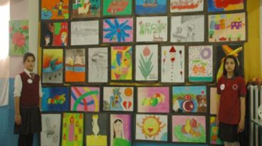 Öğrenciler Resim Ve Teknolojik Tasarımlarını Sergiledi