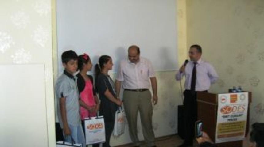 En &Ccedil;ok Kitap Okuyan Ve Deneme Sınavlarında Başarılı Olanlar &Ouml;d&uuml;llendirildi