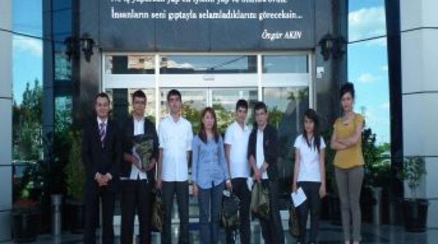 Gen&ccedil; Bilişimciler Akınsoft'u Ziyaret Etti