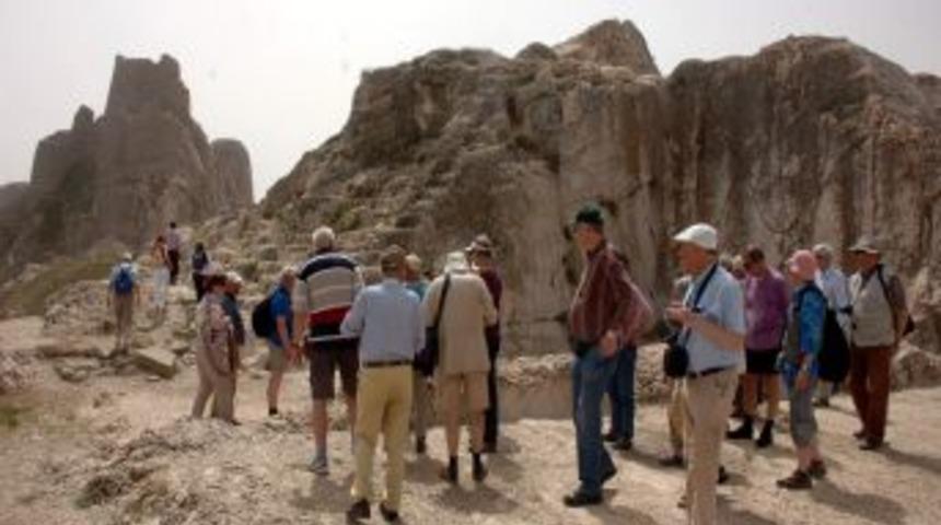 Tarihi Van Kalesi'ne Turist Akını