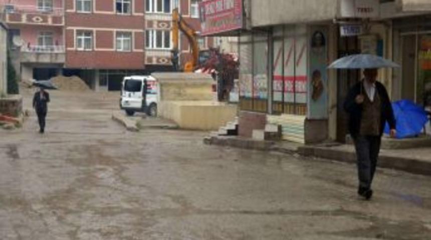 Yağmur, Mayıs Ayının Son G&uuml;n&uuml;ne Kadar Etkisini S&uuml;rd&uuml;rd&uuml;