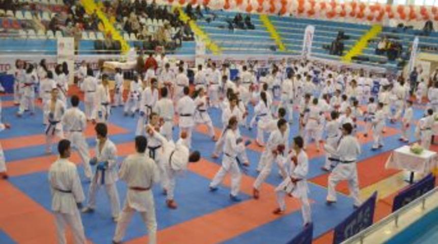 Uluslararası Paland&ouml;ken Karate Kupası Başladı