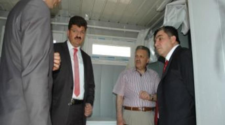 Vali Kahraman, Ge&ccedil;ici Tarım İş&ccedil;ileri İ&ccedil;in Hazırlanan Konteynerleri Gezdi