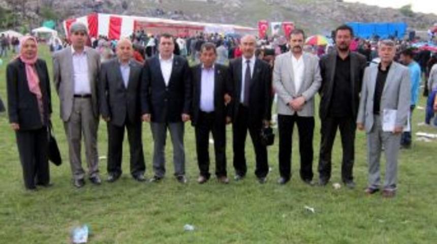 Mhp Eskişehir İl Başkan Adayı Ayhan Sezer &Ccedil;alışmalarını S&uuml;rd&uuml;r&uuml;yor