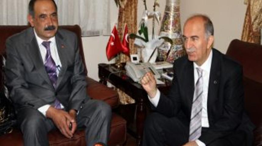 Hayırsever Işadamı Ilk&ouml;ğretim Okuluna Spor Salonu Yaptıracak