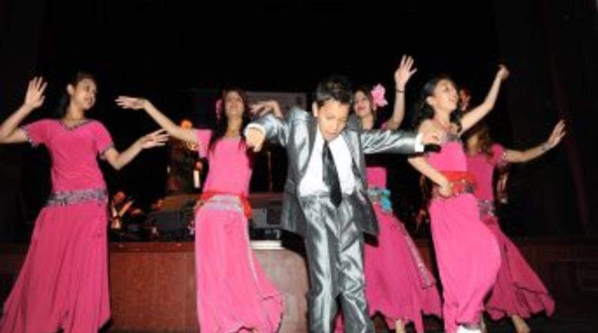 H&uuml;sn&uuml; Şenlendirici Bursa'yı Şenlendirdi