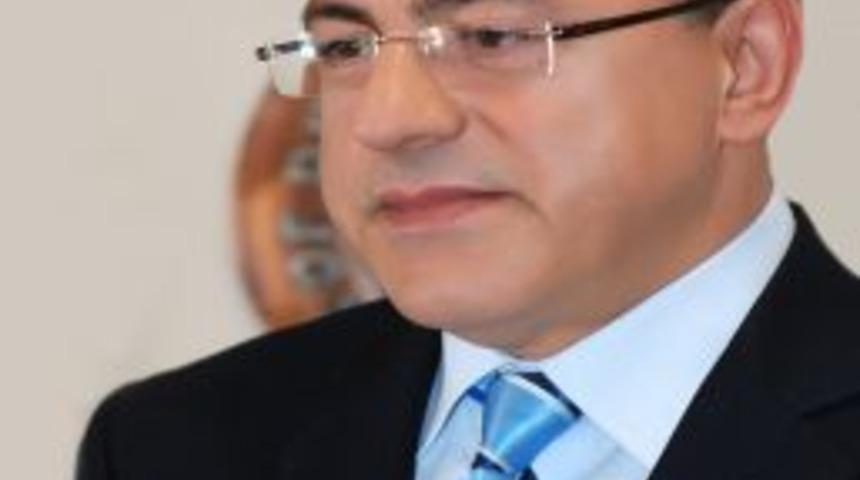 Rekt&ouml;r Adayı Demircan'dan Gen&ccedil; Akademisyenlerin Sorunlarına &Ccedil;&ouml;z&uuml;m &Ouml;nerileri