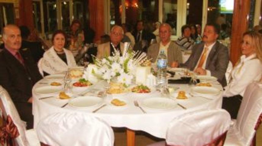 Omurilik Felçlileri Derneği'nden Kaynaşma Ve Dayanışma Yemeği