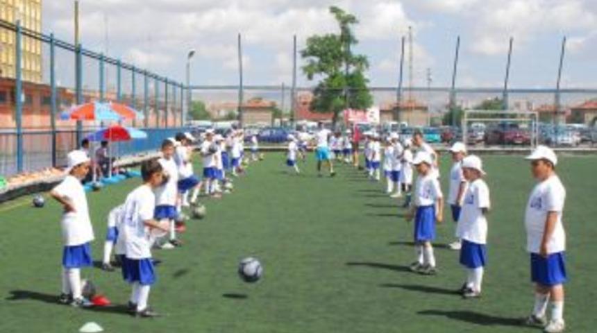 Engelli &Ccedil;ocuklar Da Yaz Spor Okulları'ndan Faydalanacak