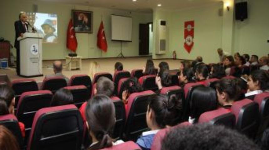 Başkan Karabağ &Ouml;ğrencileriyle Bir Arada