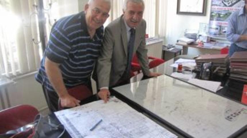 7 Yaşında Ayrılmak Zorunda Kaldığı İlçeye Büyük Hediye: Yunanistan'dan, 1922 Yılı Ödemiş Haritası Geldi