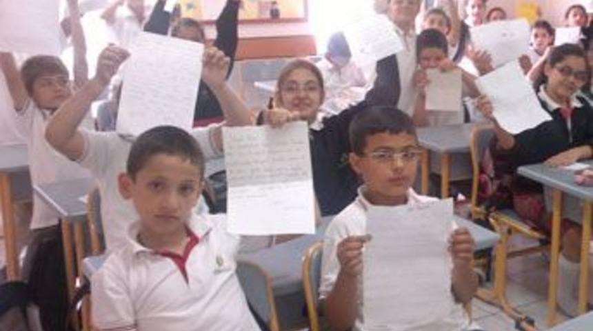 Kazakistan&rsquo;da mektup arkadaşları var