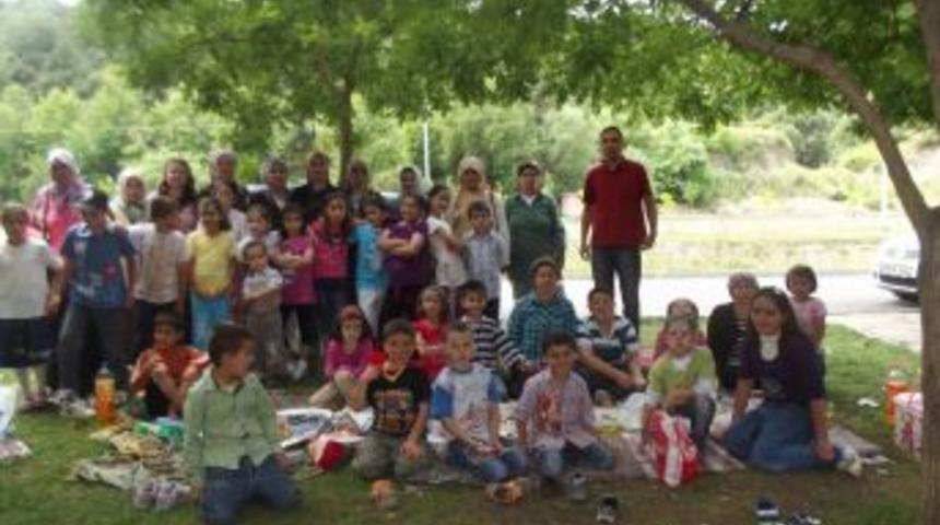 &Ouml;ğrenciler Ve Velileri Piknikte Eğlendi