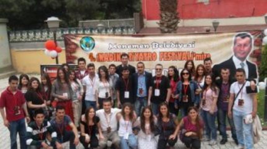 Tiyatrocular Salihli'ye D&ouml;nd&uuml;