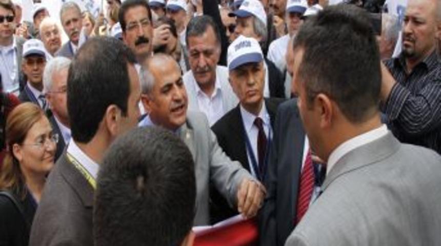 Tmmob Genel Kurulu'nda Kentsel D&ouml;n&uuml;ş&uuml;m Protestosu