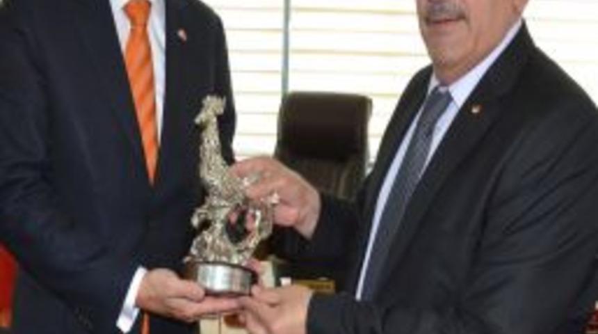 Hollanda Ataşesi Naves: Schengen’den Dolayı Vizelere Müdahalede Bulunamıyoruz