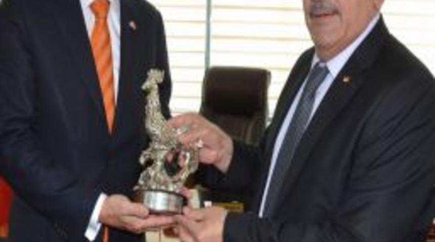 Hollanda Ekonomi Ve Ticaret Ateşesi Naves'ten Dto'ya Ziyaret