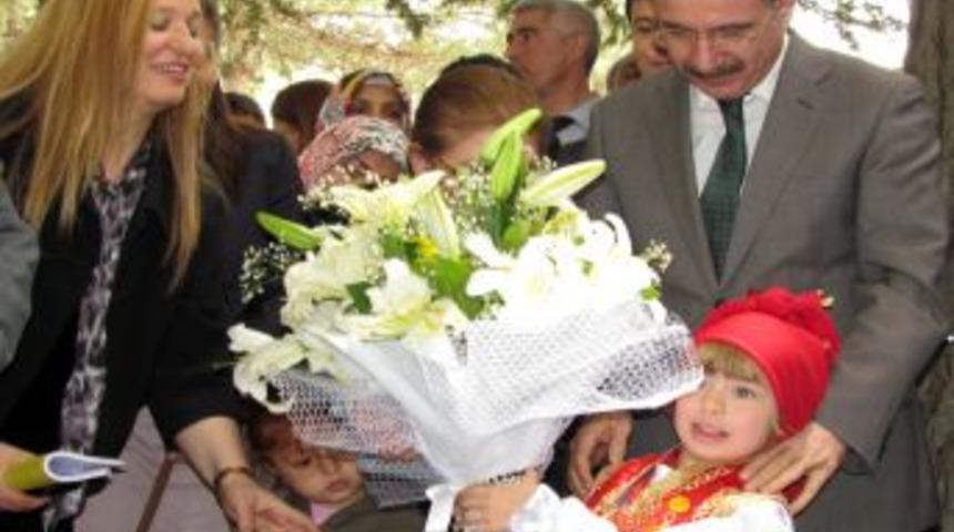 Bakan Din&ccedil;er: &lsquo;Eğitimin Olduğu Yerde Anarşi Olmaz