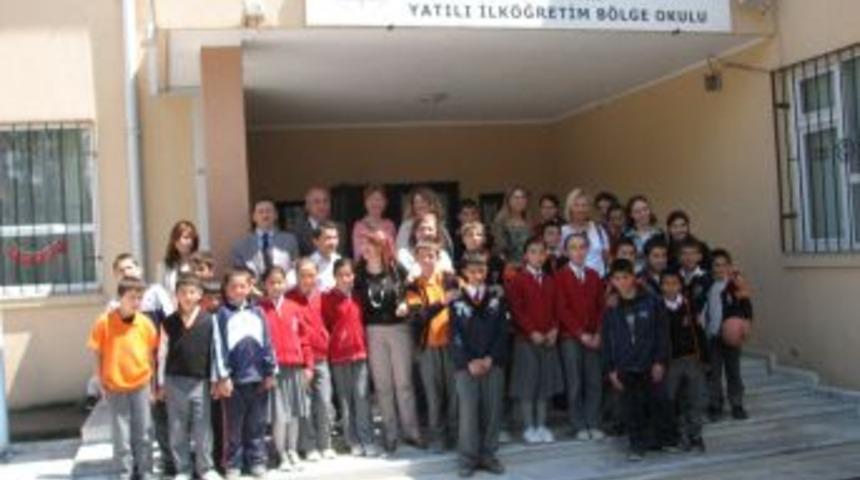 Yardımsever Kadınlar &Ouml;ğrencileri Sevindiriyor