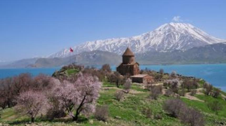 Akdamar Adası Rengarenk