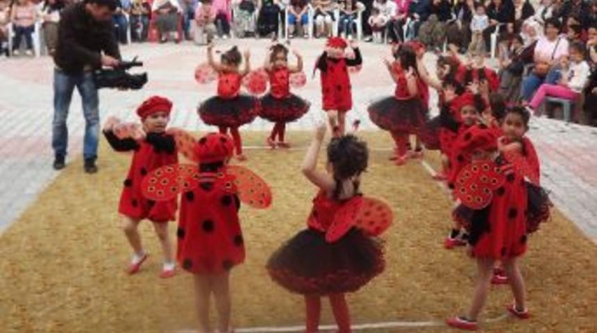 Minik &ouml;ğrenciler g&uuml;neş gibi parladı