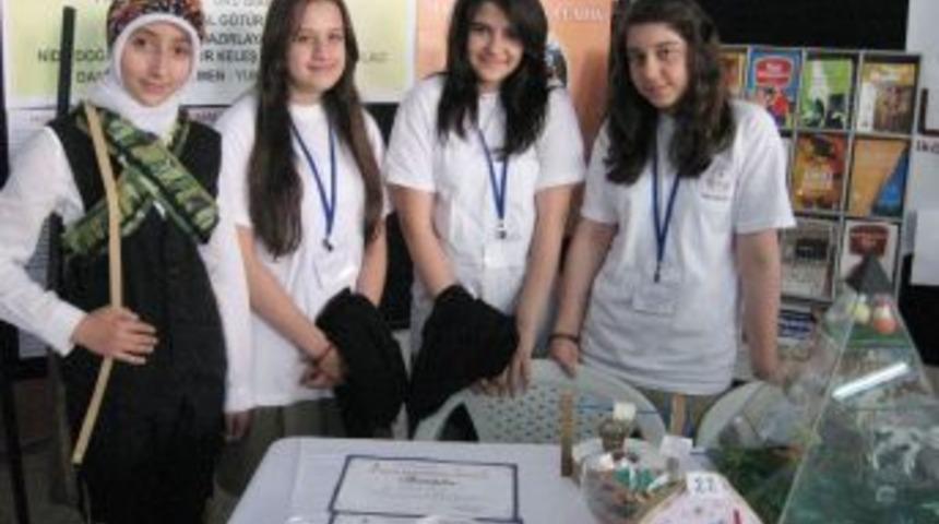 Lara Koleji, Bilimsel Eserlerini Sergiledi