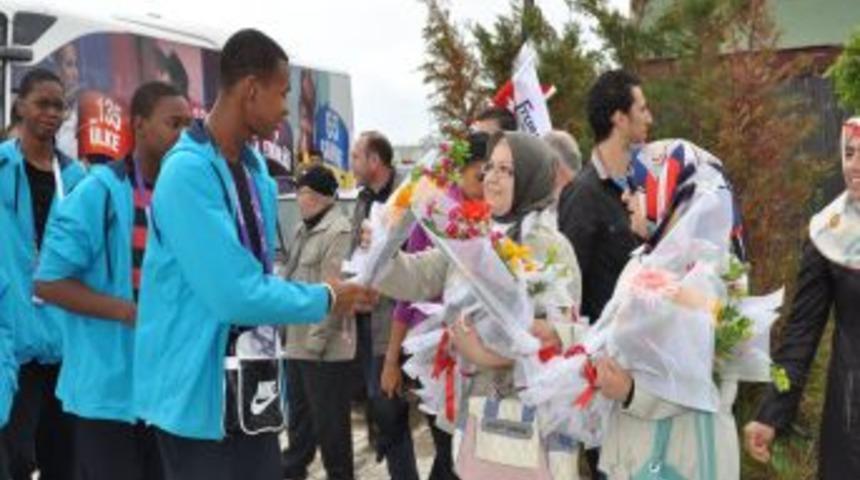 T&uuml;rk&ccedil;e'nin &Ccedil;ocukları Afyonkarahisar&rsquo;da Coşkuyla Karşılandı