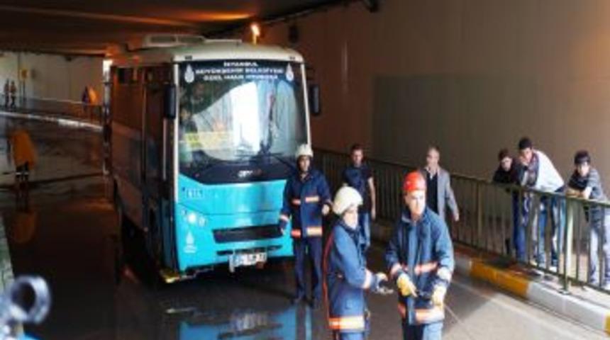 Yağmur Suyunda Mahsur Kaldılar