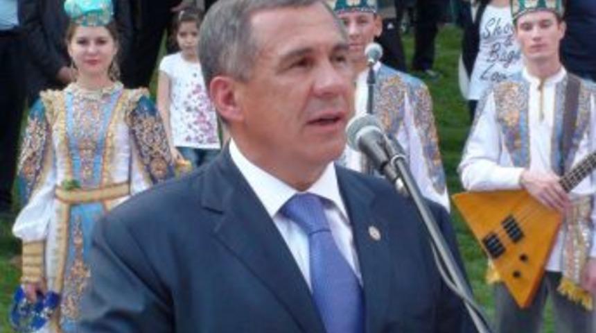 Tatar Şair Tukay&rsquo;ın Heykeli Hali&ccedil; Kıyısına Dikildi