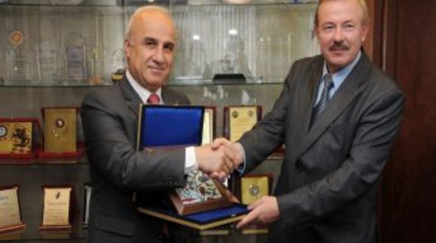 Polonyalı M&uuml;steşar, Samsunlu Işadamlarına Işbirliği &Ccedil;ağrısında Bulundu