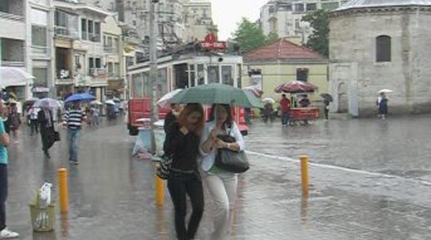 İstanbullulara Yağmur S&uuml;rprizi