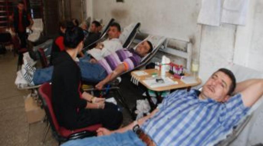 Madenciler Kızılay'a 105 &Uuml;nite Kan Bağışladı