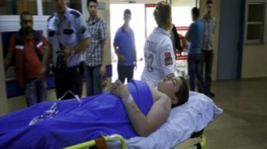 Kartal&rsquo;da 4 &Ouml;ğrenci Yıldırım D&uuml;şmesi Sonucu Yaralandı