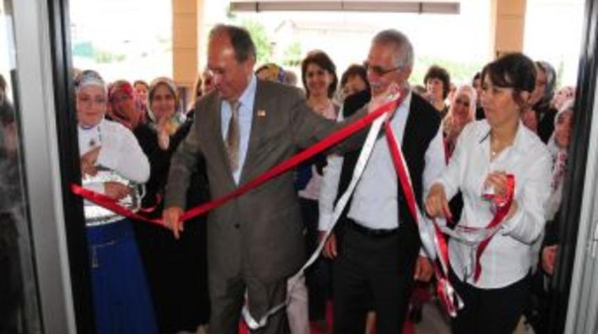 Yeşildereli Kadınlar H&uuml;nerlerini Sergiledi