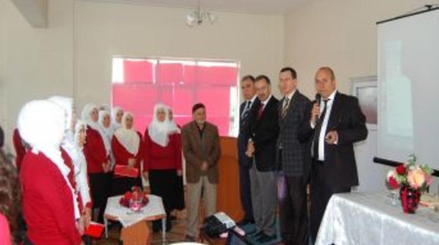 Taşk&ouml;pr&uuml;'de Bayan Kuran Kursu'nda Yıl Sonu Programı